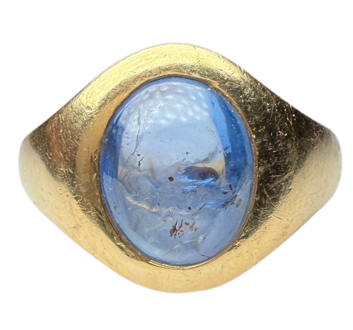 Sapphire gold engagement ring