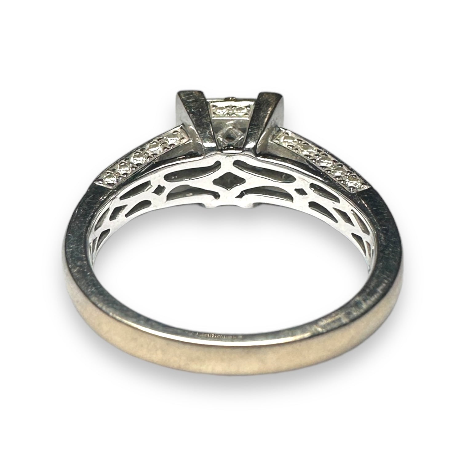 Diamond ring