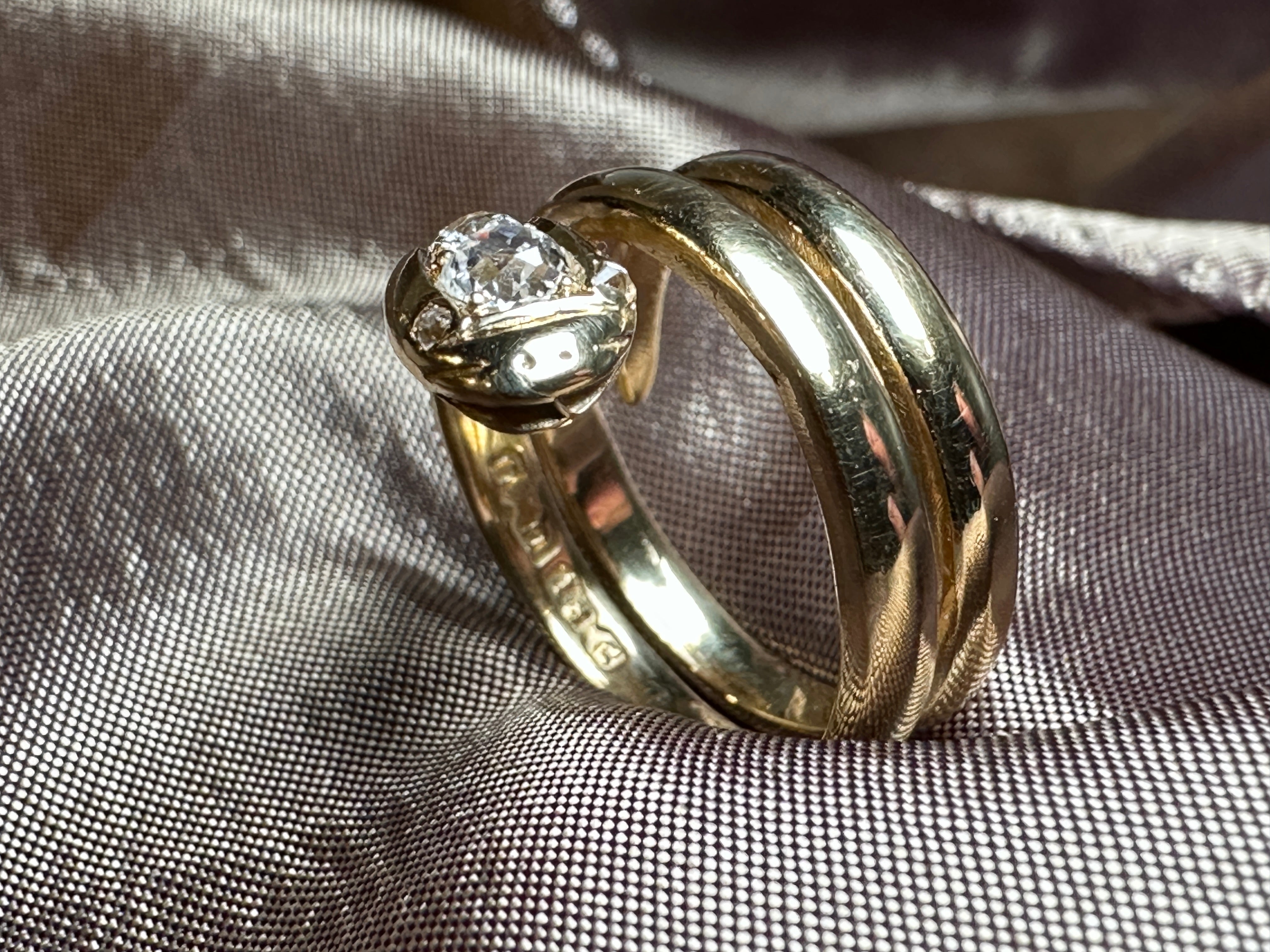 Snake diamond ring