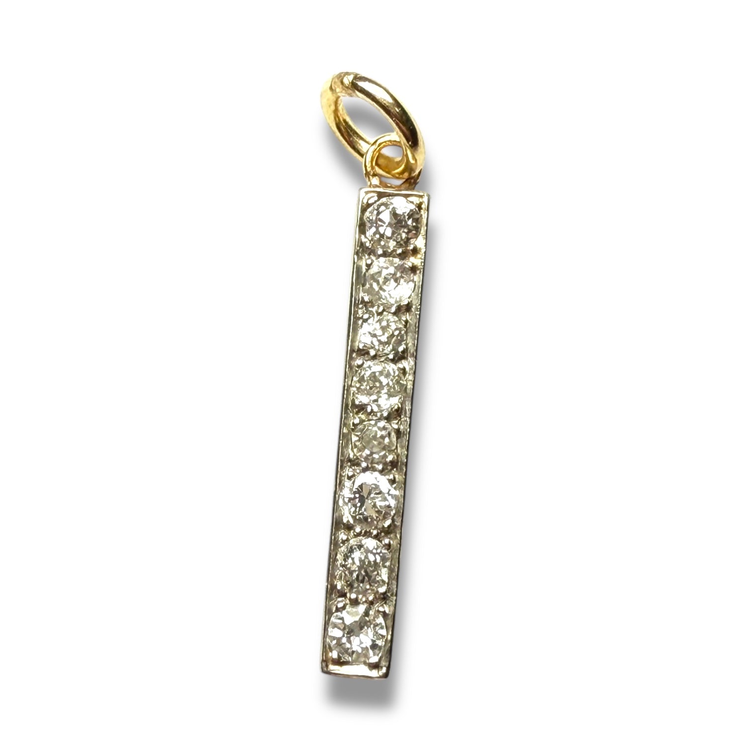 9k pendant with diamonds