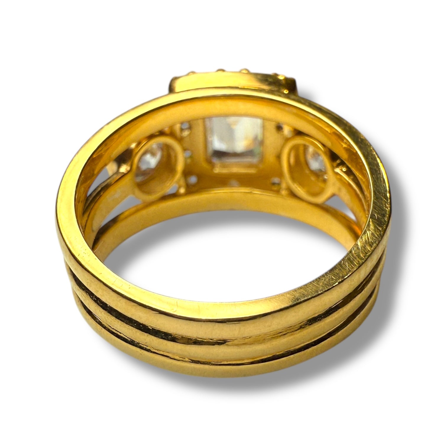 Diamond ring