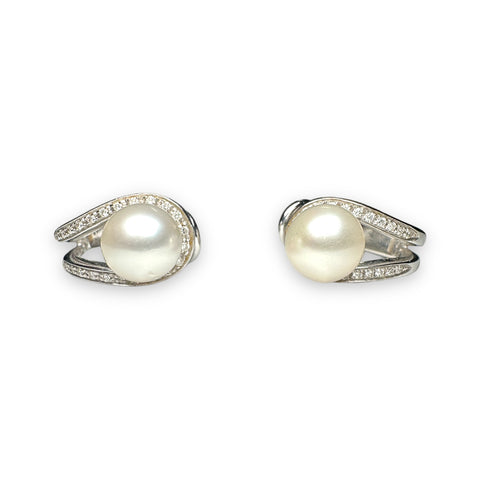 Pearls and diamond earring