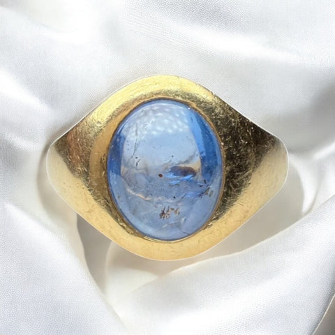 Sapphire gold ring