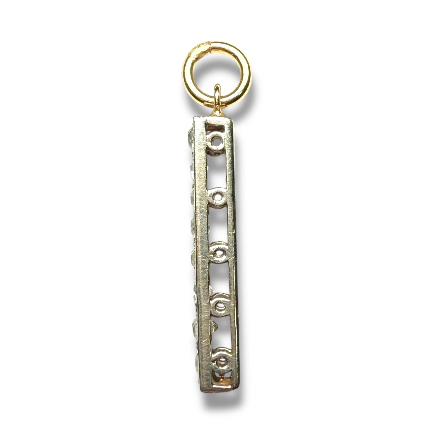 9k pendant with diamonds