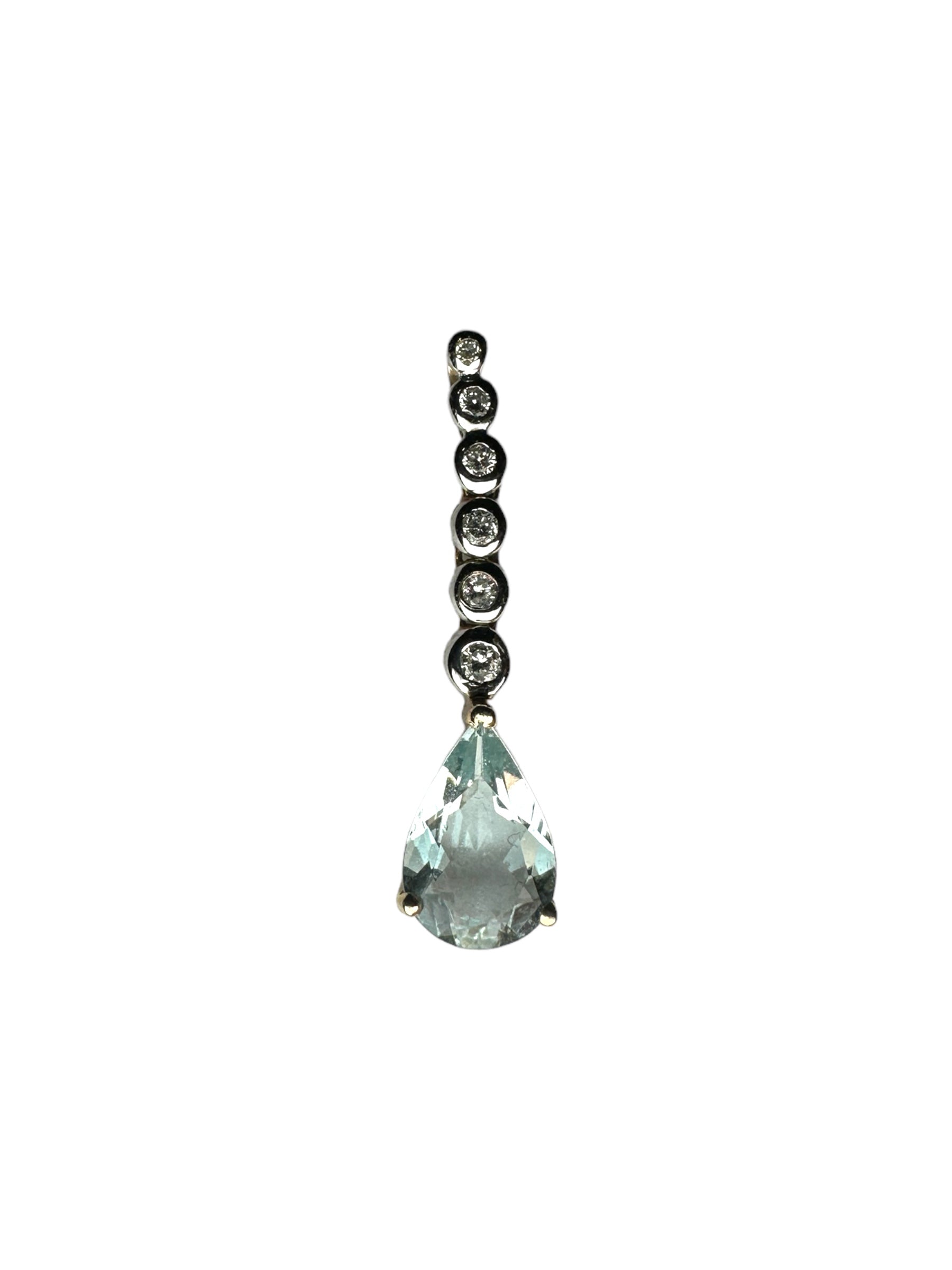 18k aquamarine gold pendant