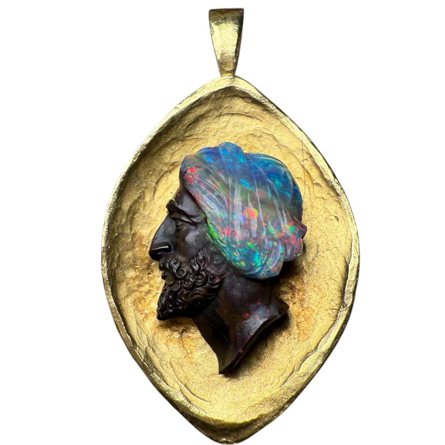 Opal cameo gold sent in 18k gold