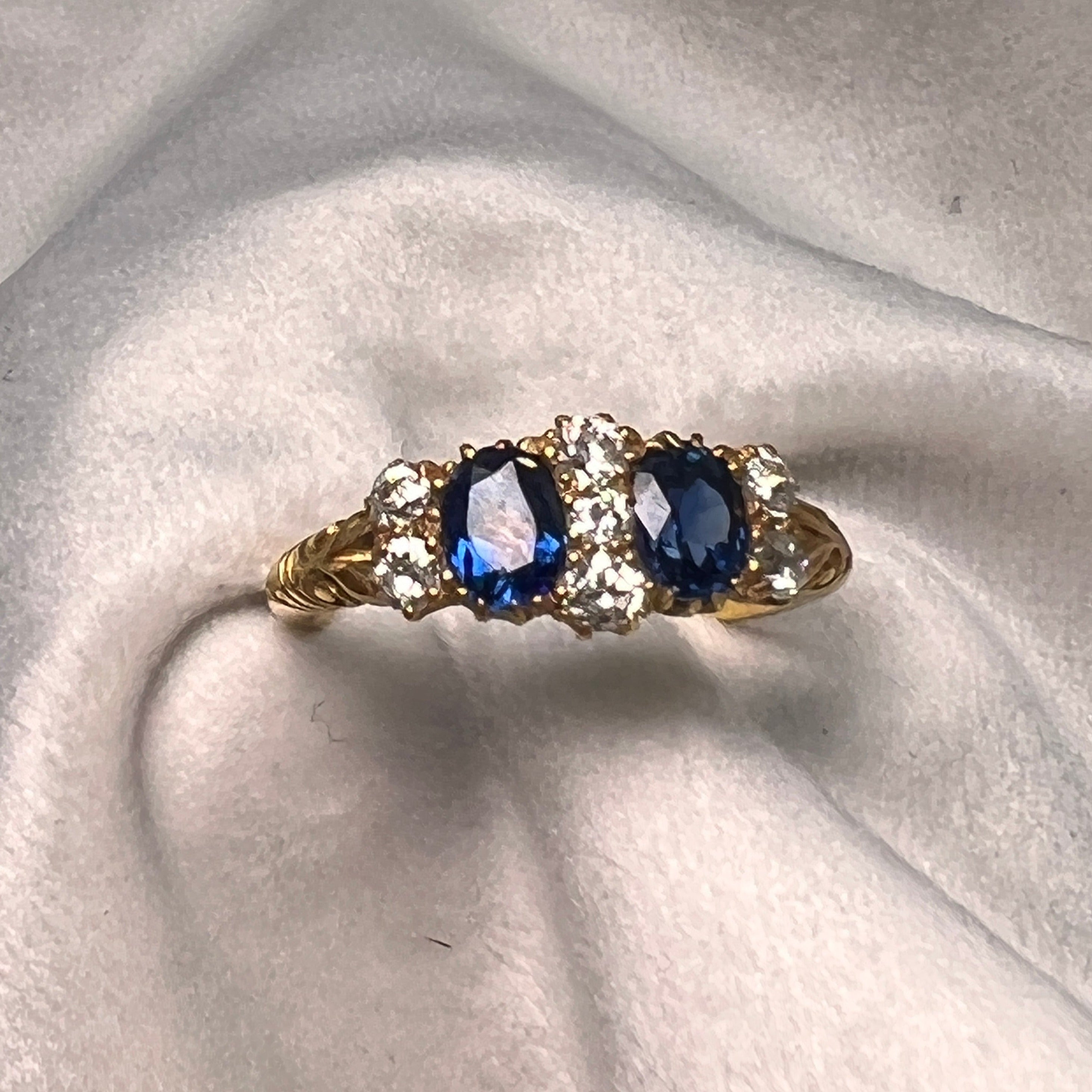 Sapphire and diamond Ring